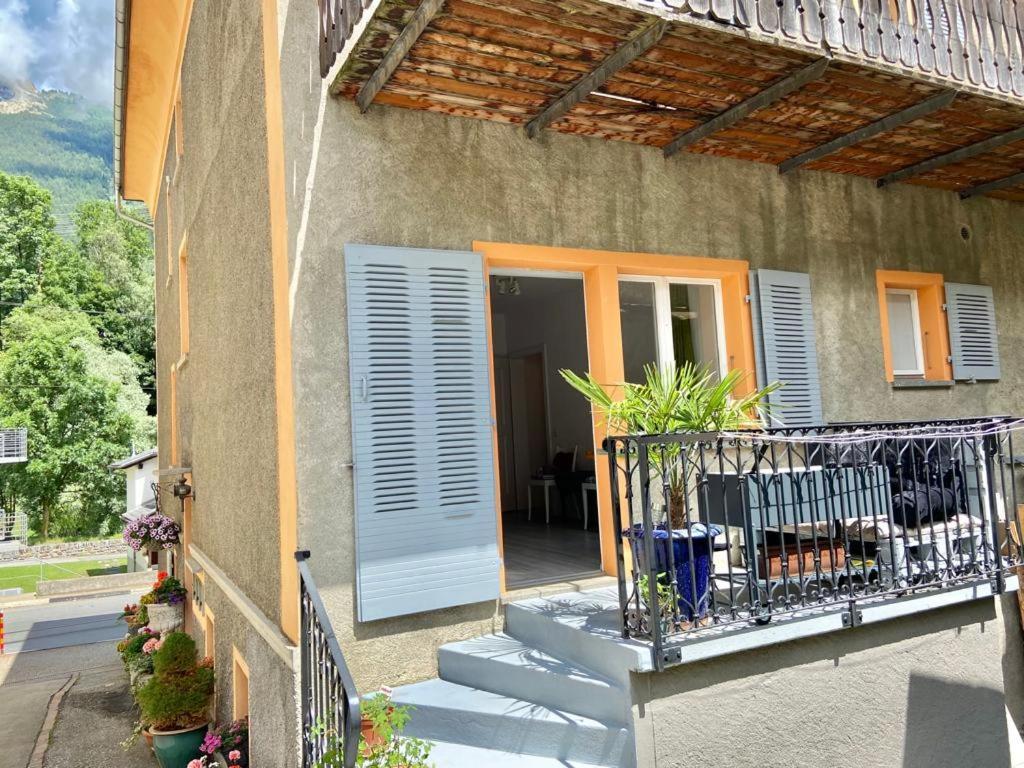 Chasa Sassalbo Bed & Breakfast Poschiavo Exterior foto